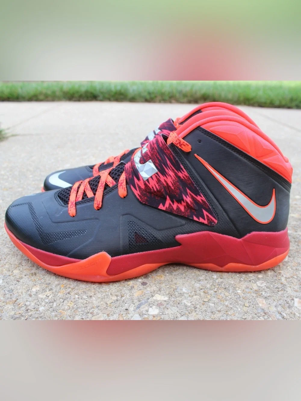 Nike LeBron Soldier 7 Black/Orange/Red Basketball Sneaker Sz 13